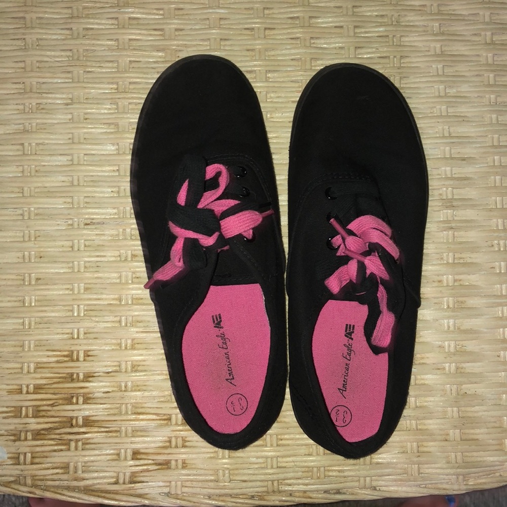 Black and pink American eagle shoes